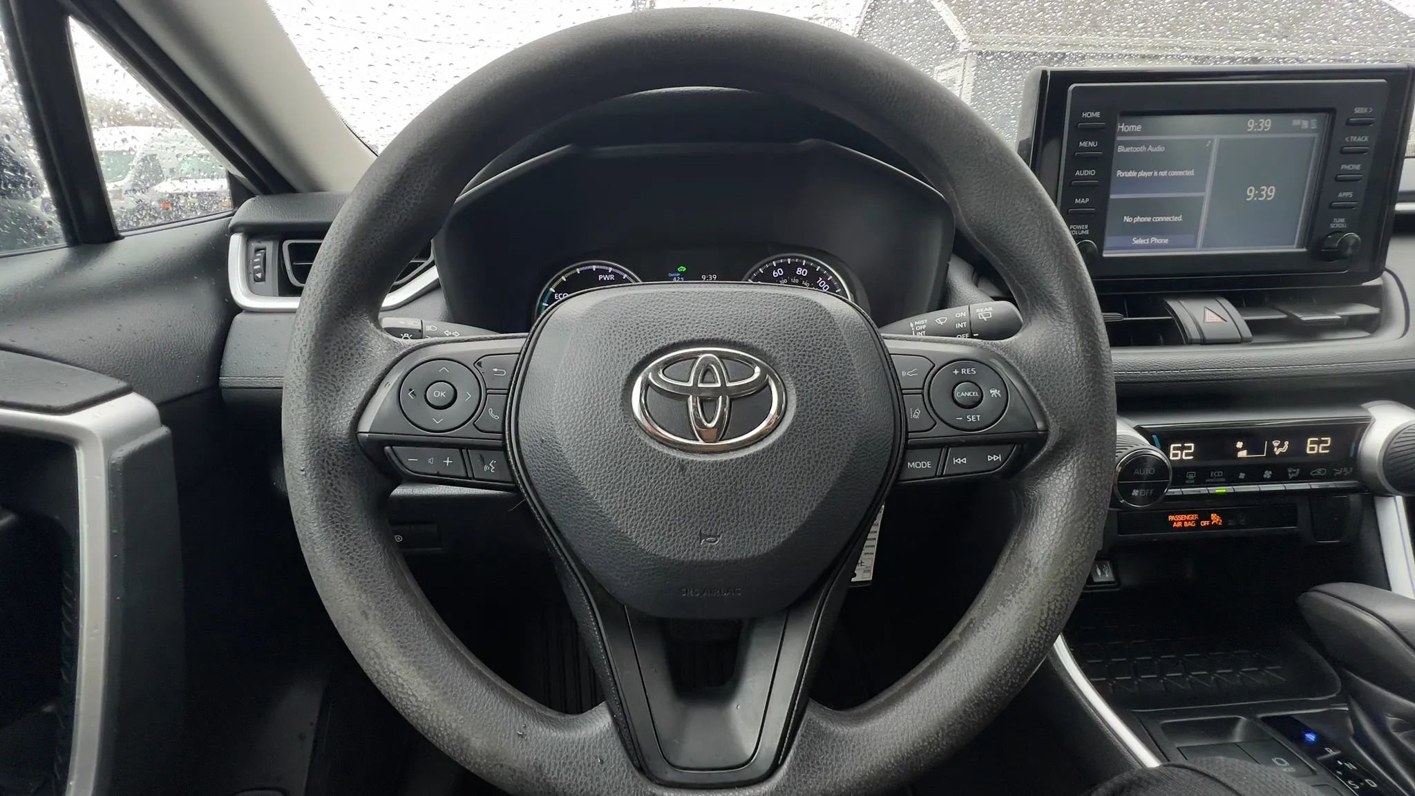 Used 2019 Toyota RAV4 LE w/ Carpet Mat Package image 25