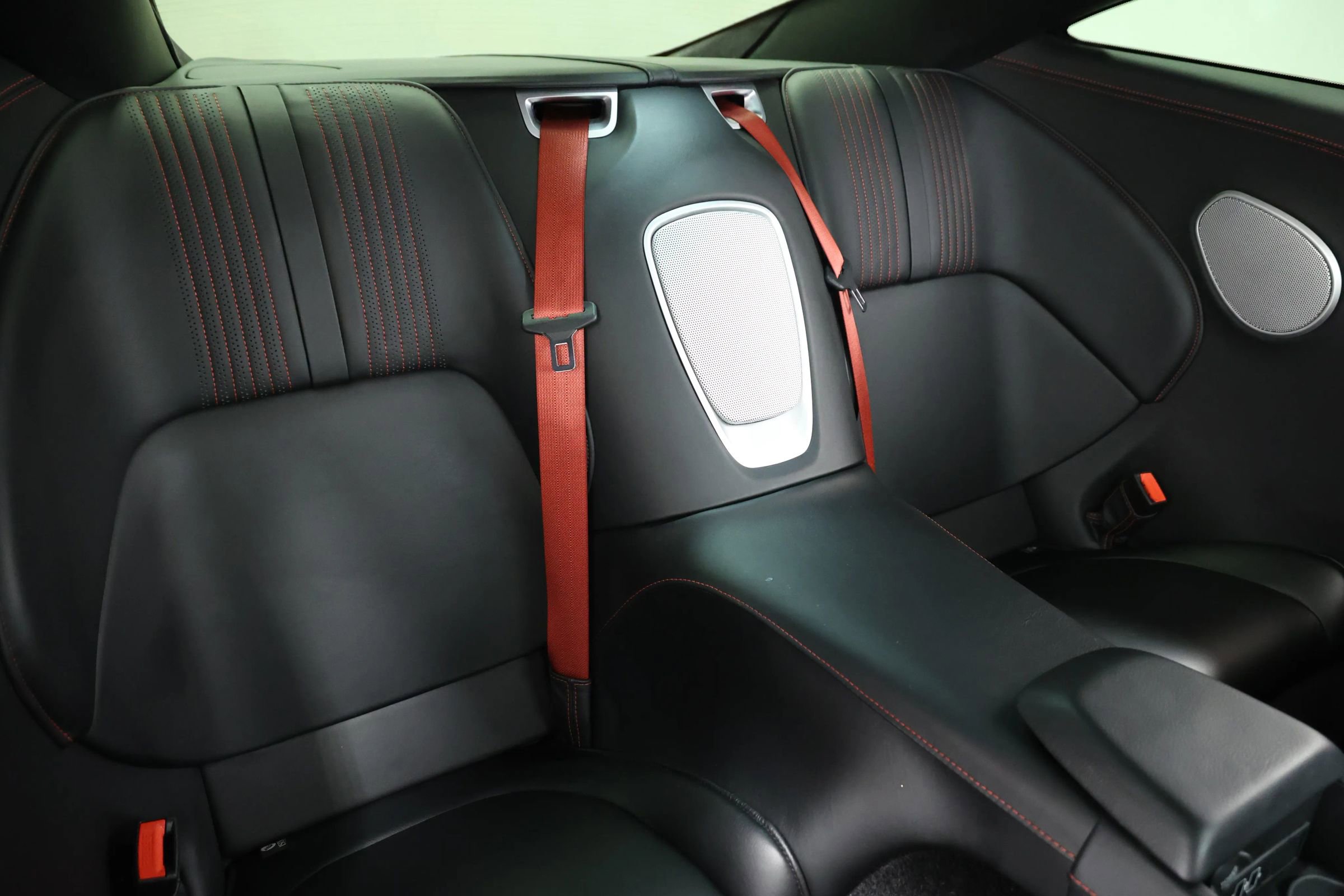 Used 2018 Aston Martin DB11 Coupe image 60