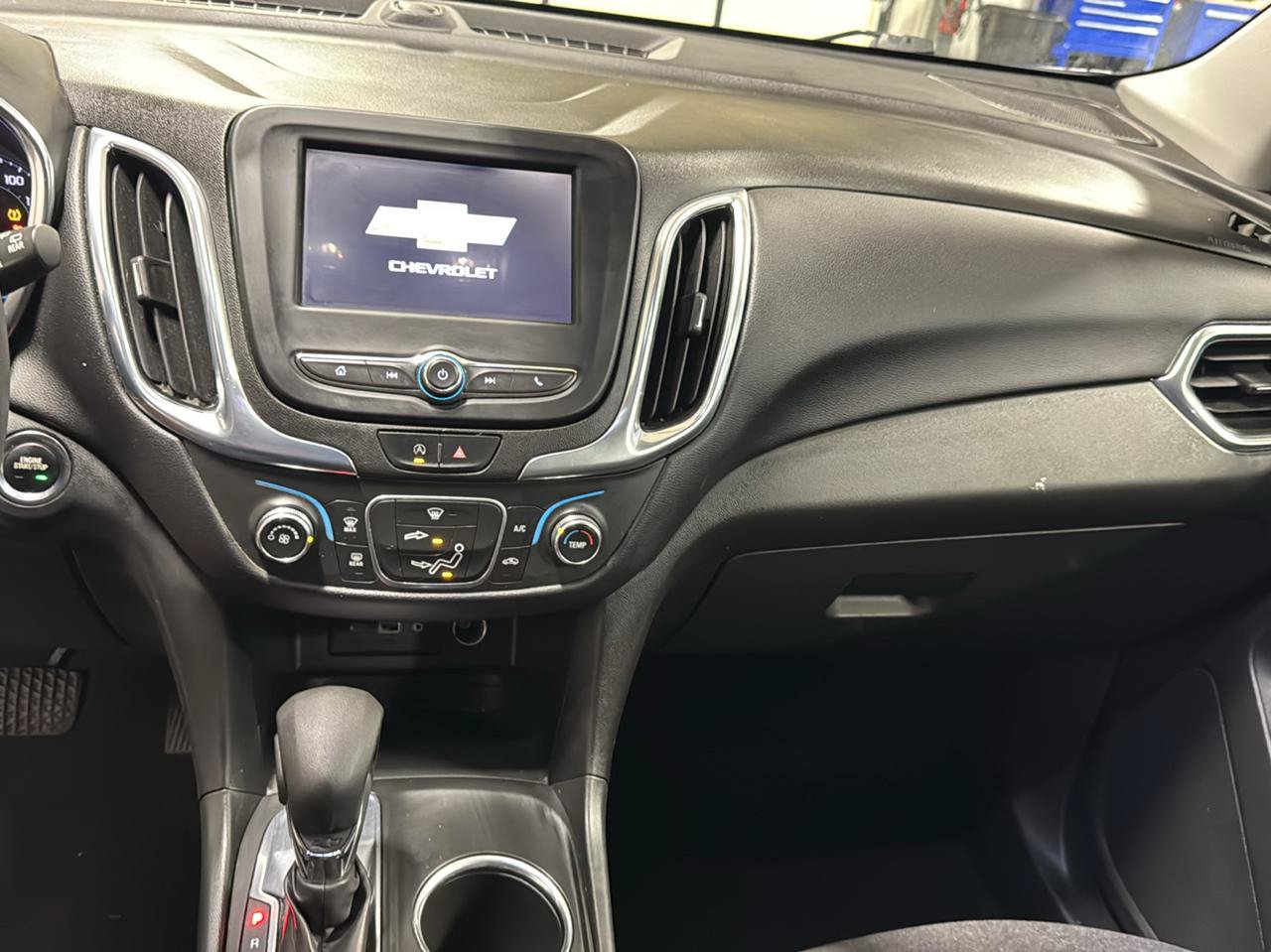 Used 2022 Chevrolet Equinox LT FWD image 11