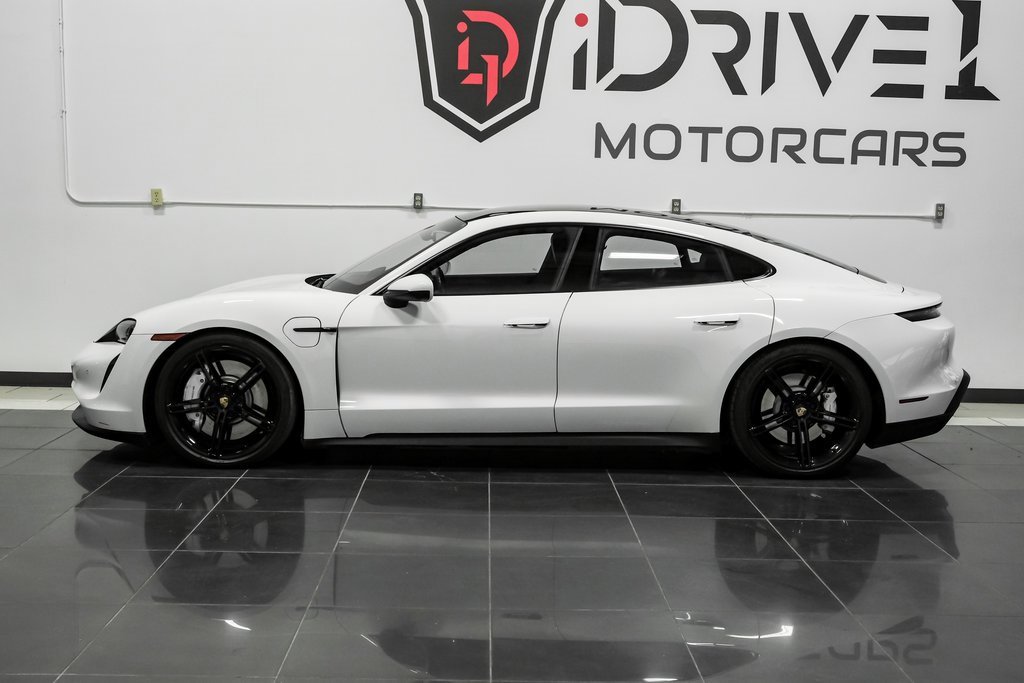 Used 2022 Porsche Taycan image 17