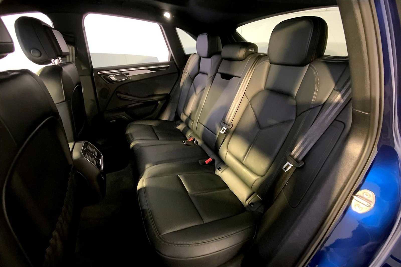 Certified 2024 Porsche Macan image 24