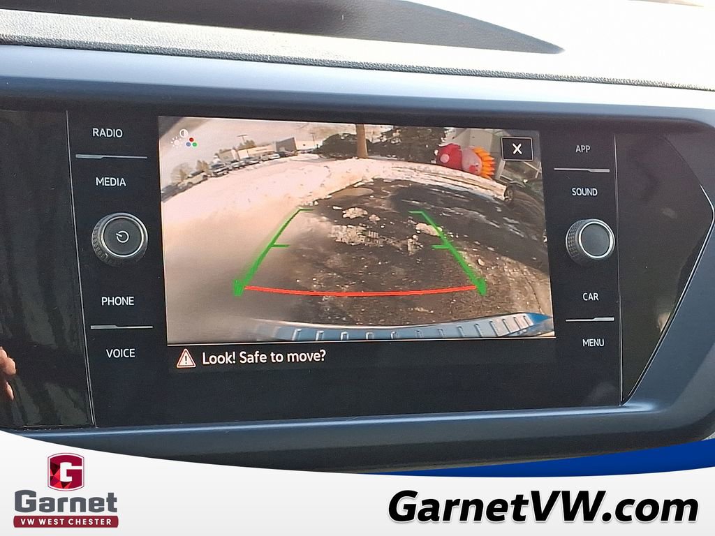 Certified 2023 Volkswagen Taos SE w/ Panoramic Sunroof Package image 18