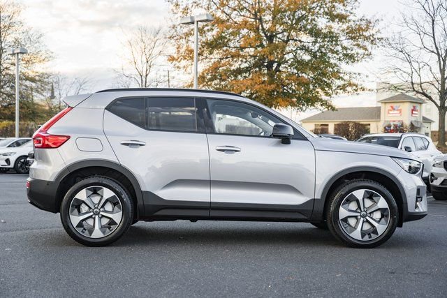 New 2026 Volvo XC40 B4 Plus w/ Protection Package Premier image 3