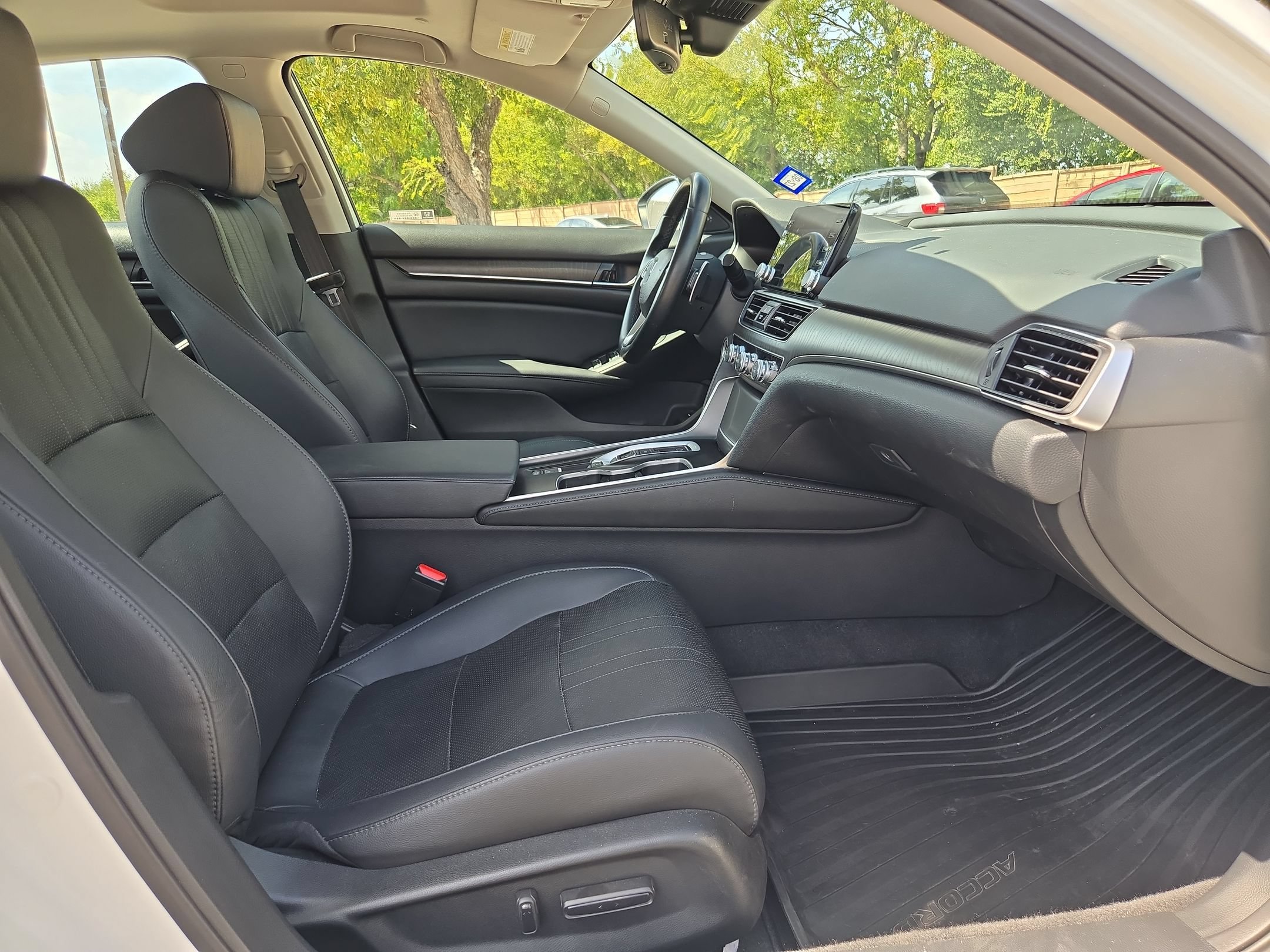 Certified 2020 Honda Accord Touring image 27