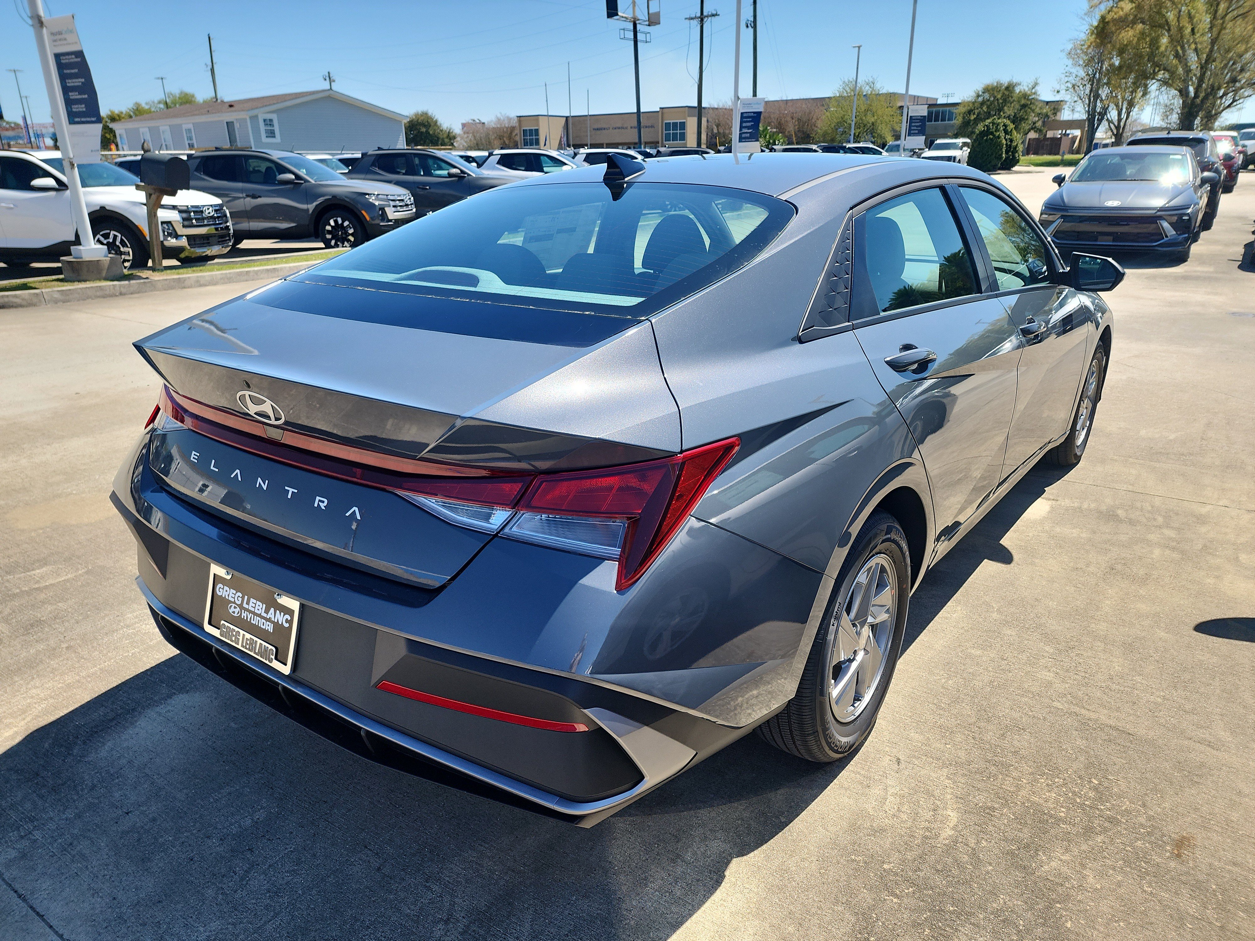 New 2026 Hyundai Elantra SE FWD image 19