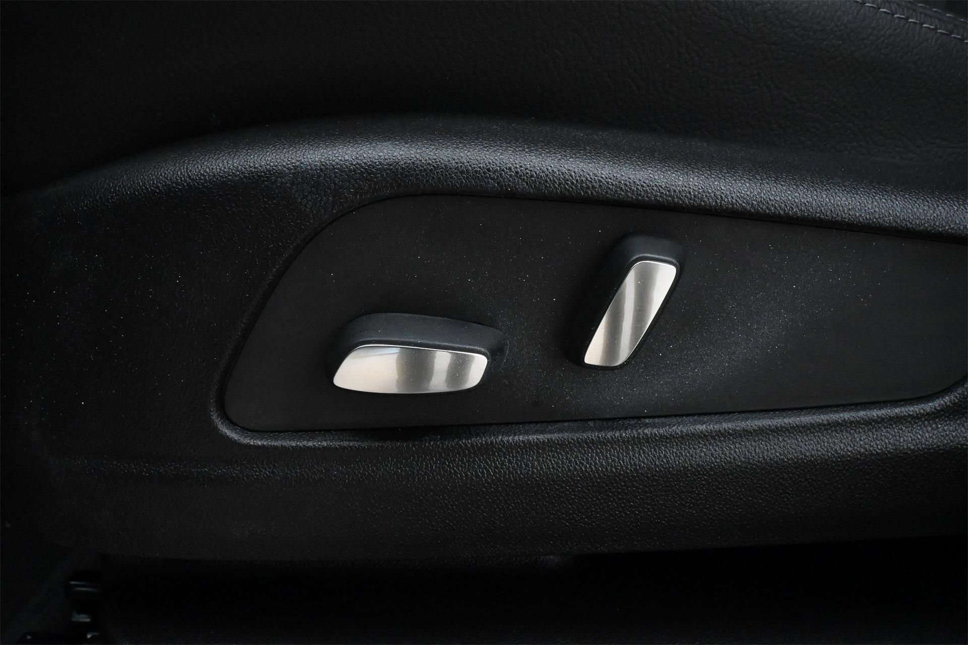 New 2026 Cadillac XT5 Luxury w/ LPO, Floor Liner Package image 16