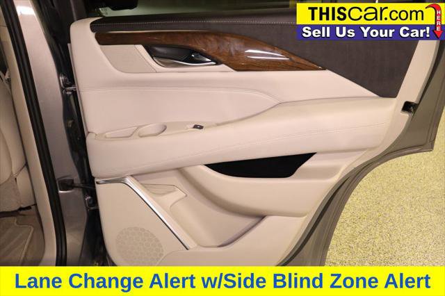 Used 2018 Cadillac Escalade Premium Luxury image 39
