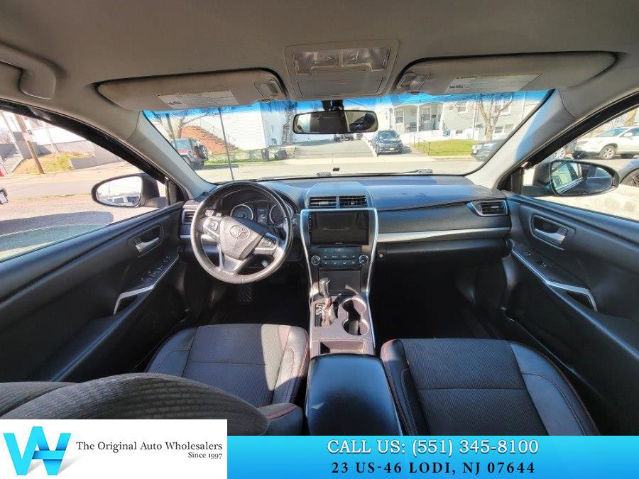 Used 2017 Toyota Camry SE image 9
