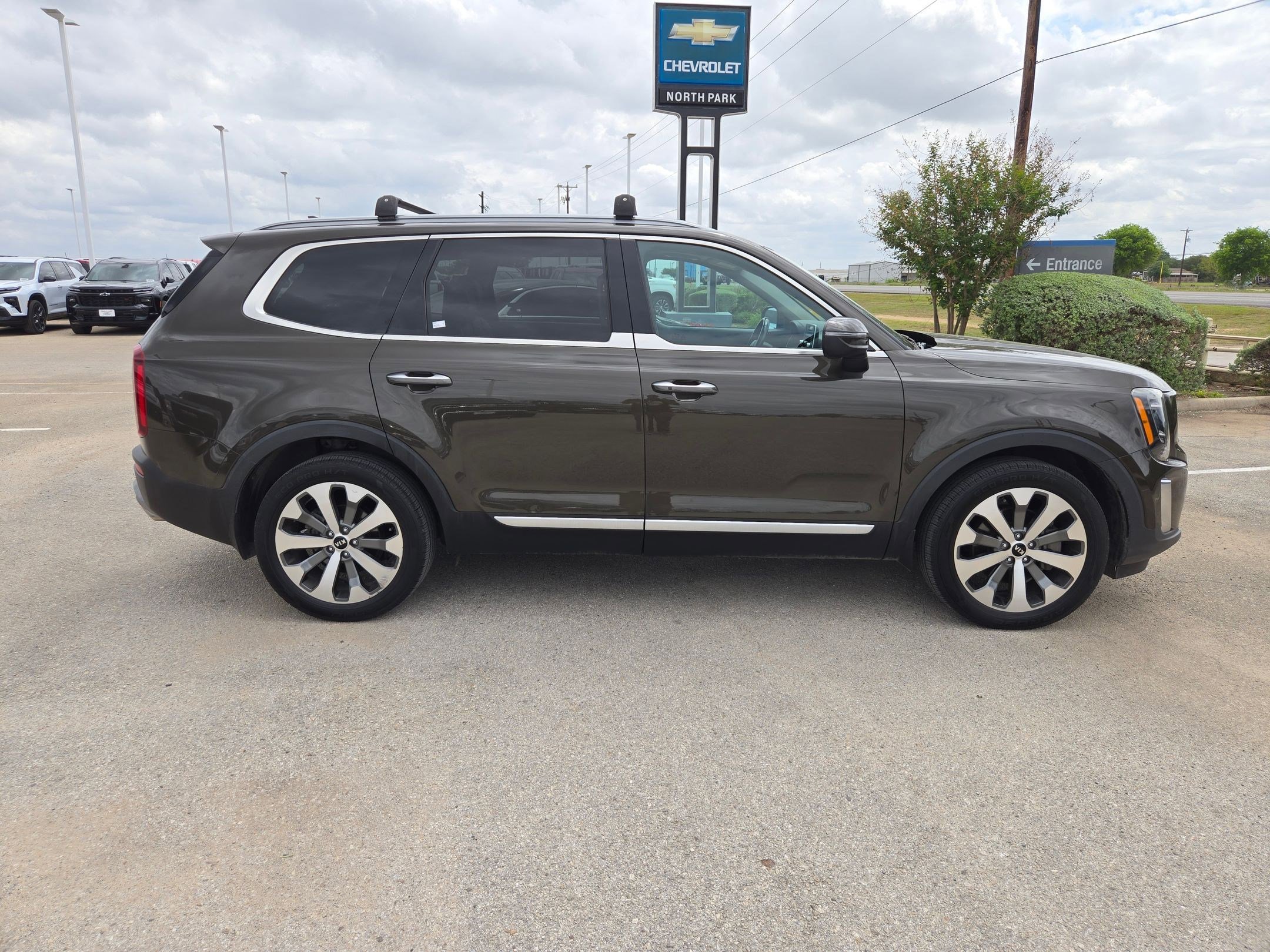 Used 2020 Kia Telluride S image 2