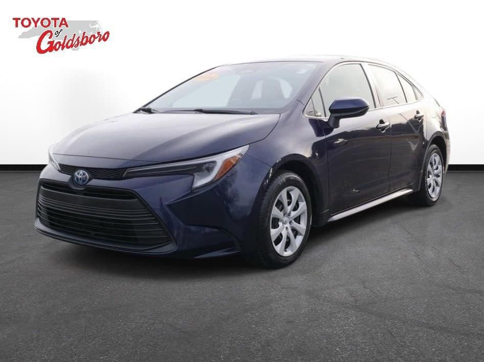 Used 2024 Toyota Corolla LE image 1
