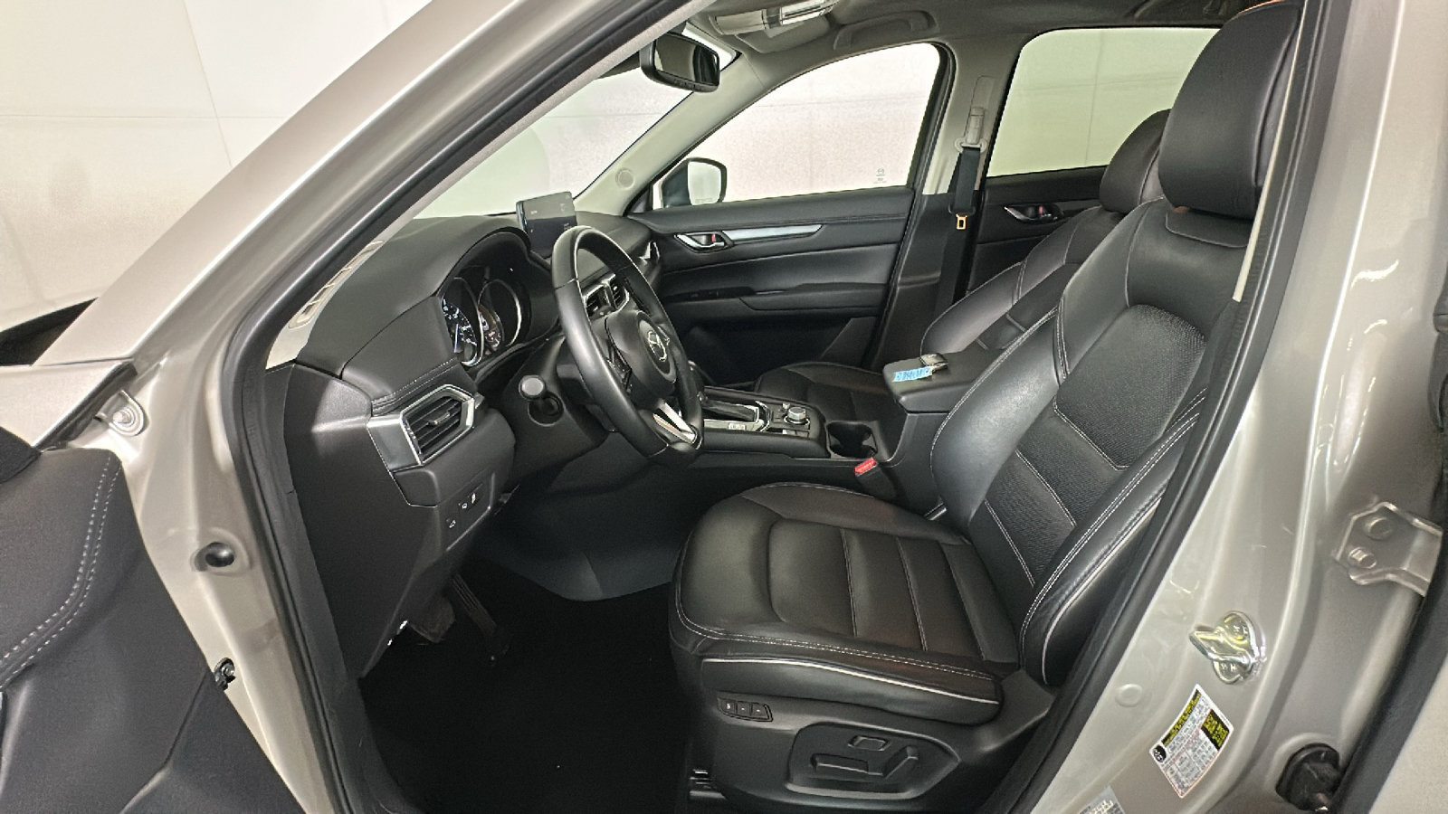 Used 2025 MAZDA CX-5 AWD 2.5 S w/ Preferred Package image 13