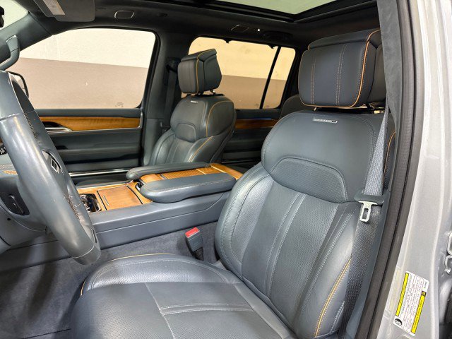 Used 2022 Jeep Grand Wagoneer Series II w/ Premium Group II image 16