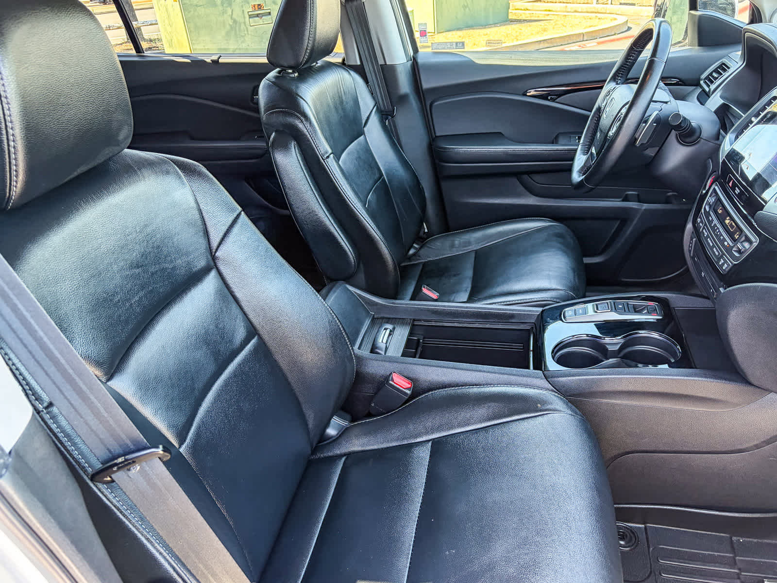 Used 2018 Honda Pilot Touring image 16