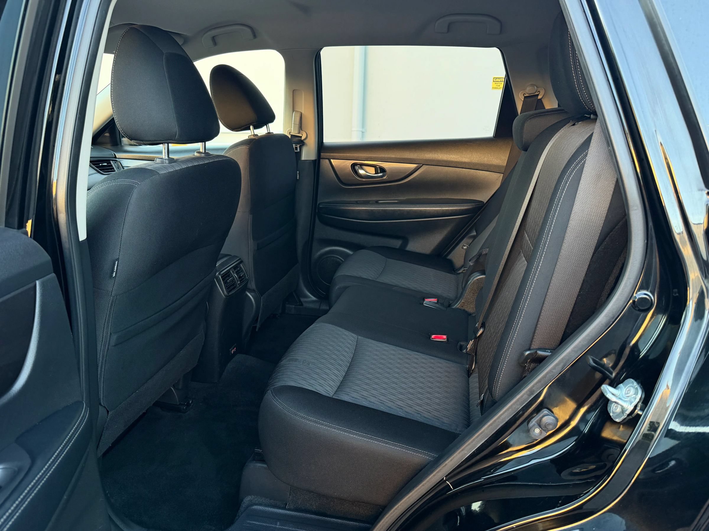 Used 2019 Nissan Rogue SV w/ Premium Package AWD/4WD image 16