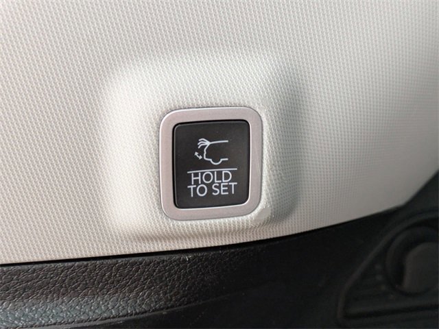 Used 2022 Jeep Grand Cherokee Limited image 14