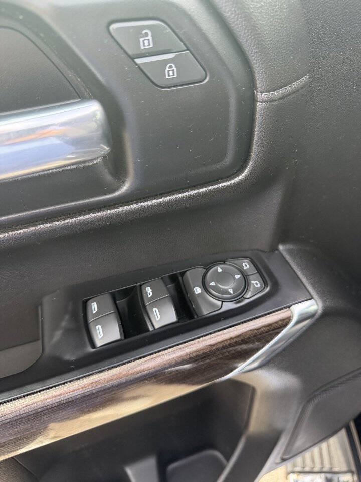 Used 2019 Chevrolet Silverado 1500 LT w/ True North Edition AWD/4WD image 17