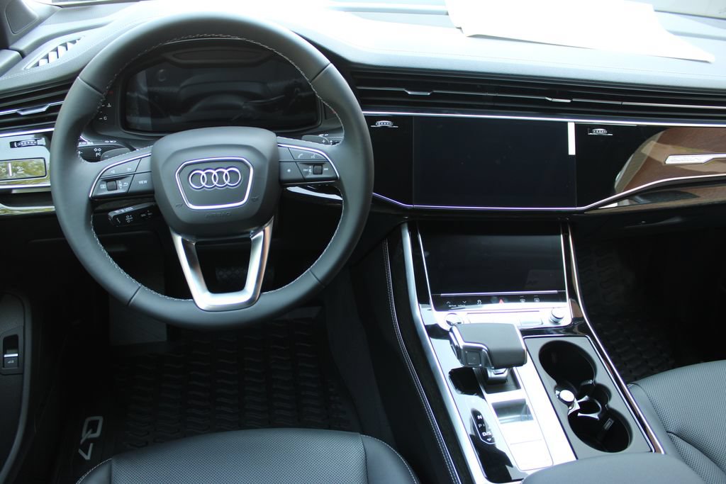 New 2025 Audi Q7 3.0T Premium Plus AWD/4WD image 10