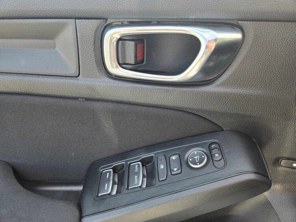 Certified 2025 Honda Civic Sport image 16