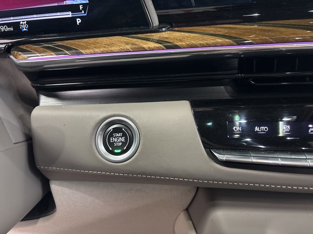 Used 2022 Cadillac Escalade ESV Premium Luxury Platinum image 23