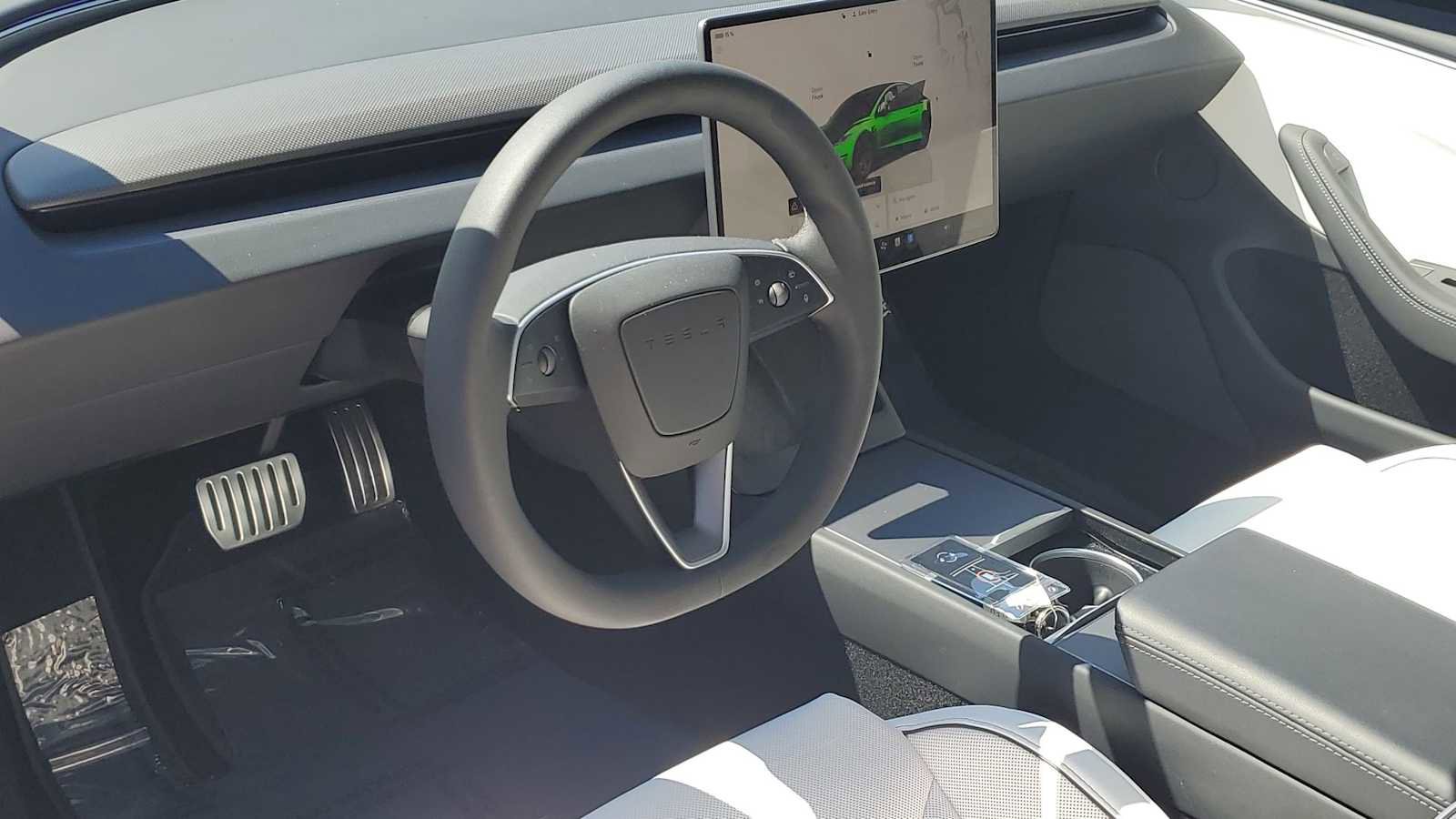 Used 2024 Tesla Model 3 Performance image 2