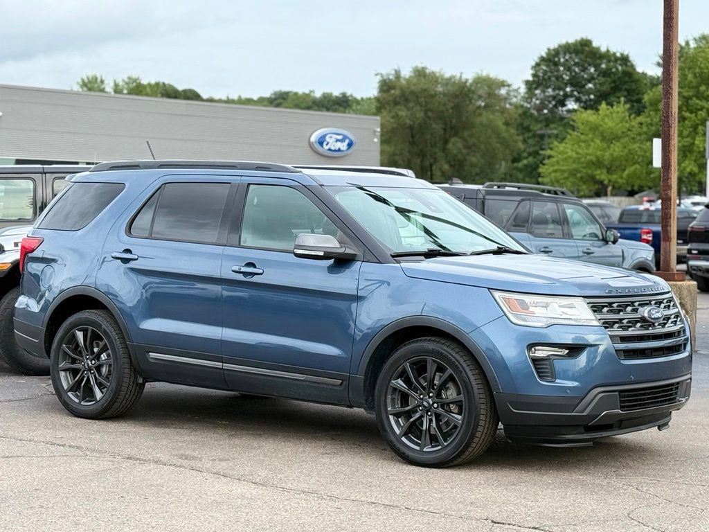 Used 2019 Ford Explorer XLT w/ Equipment Group 202A AWD/4WD image 29