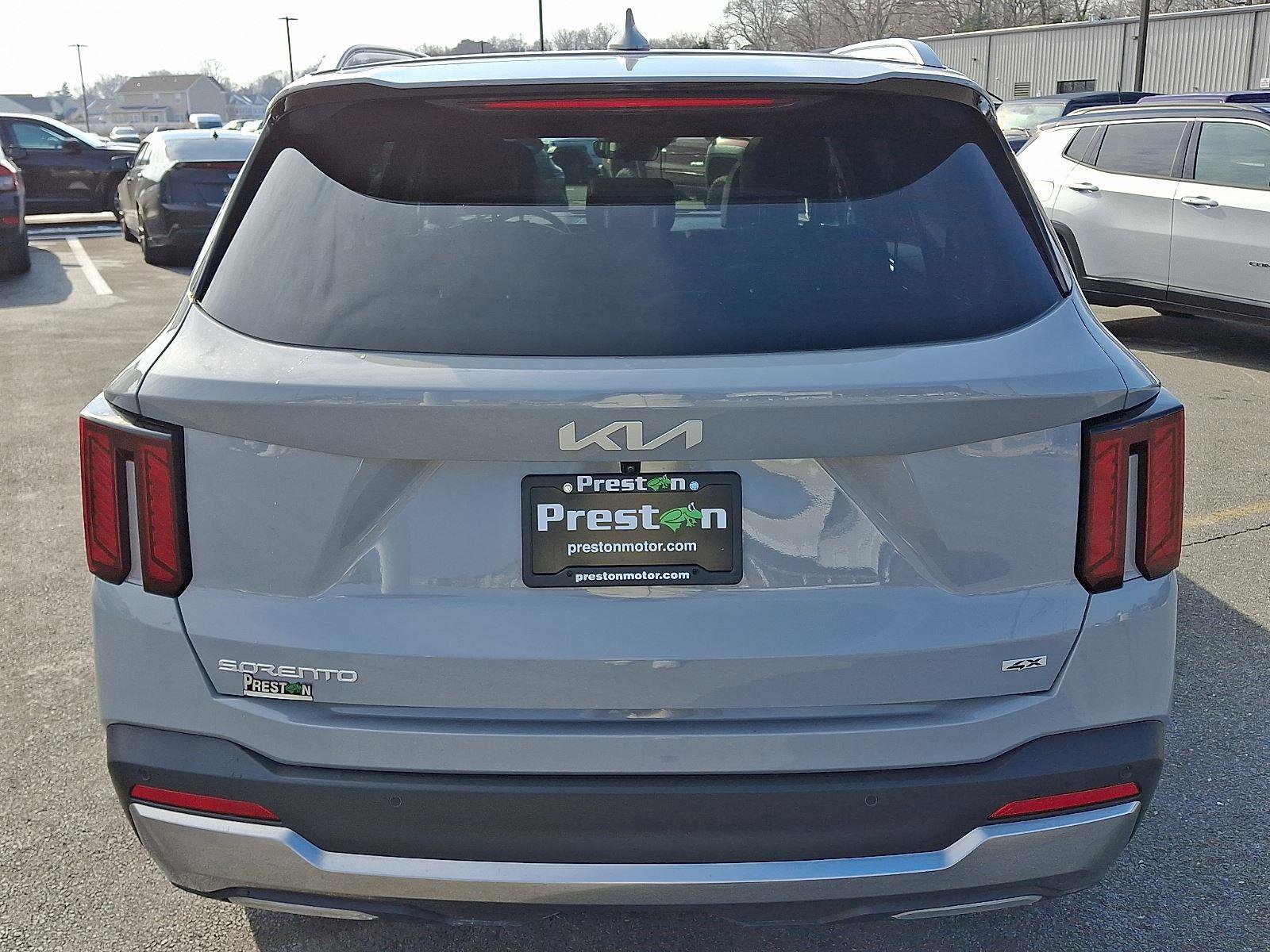 Used 2025 Kia Sorento S w/ Panoramic Sunroof Package image 11
