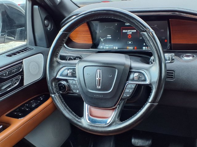 Used 2020 Lincoln Navigator L Reserve w/ Luxury Package AWD/4WD image 8