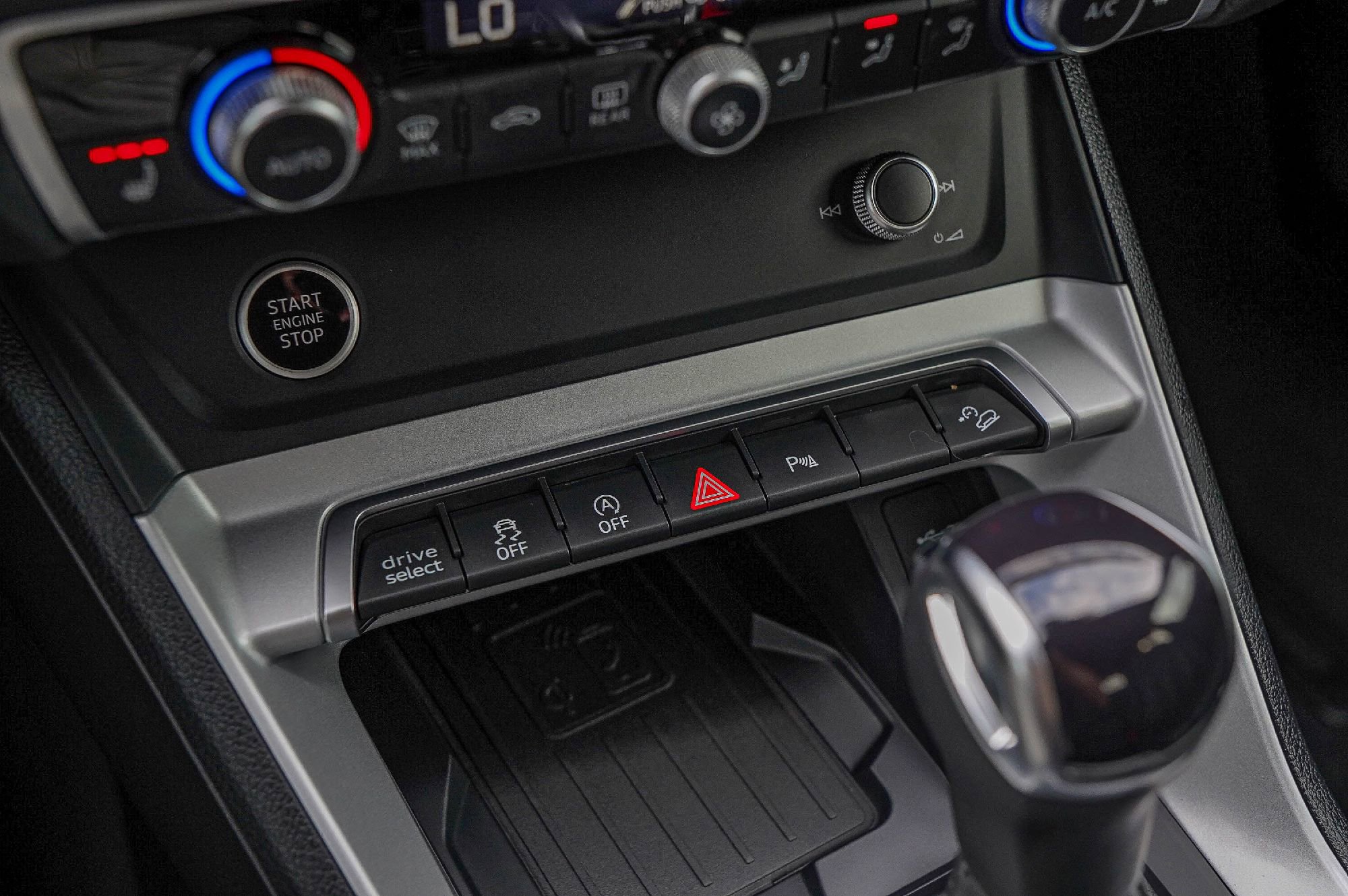 Certified 2025 Audi Q3 2.0T Premium Plus w/ Premium Plus Package image 18