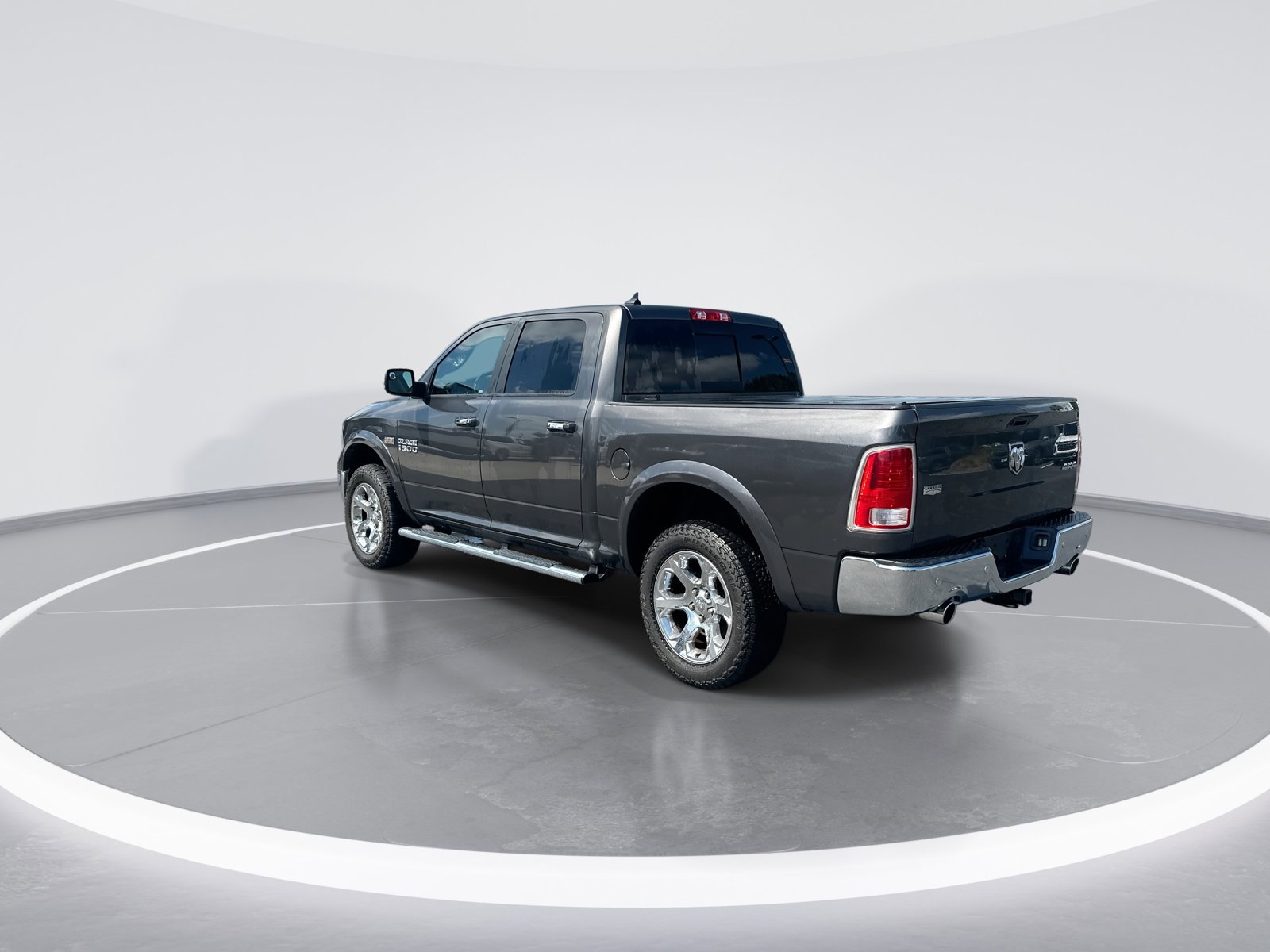 Used 2017 RAM 1500 Laramie w/ Convenience Group AWD/4WD image 7