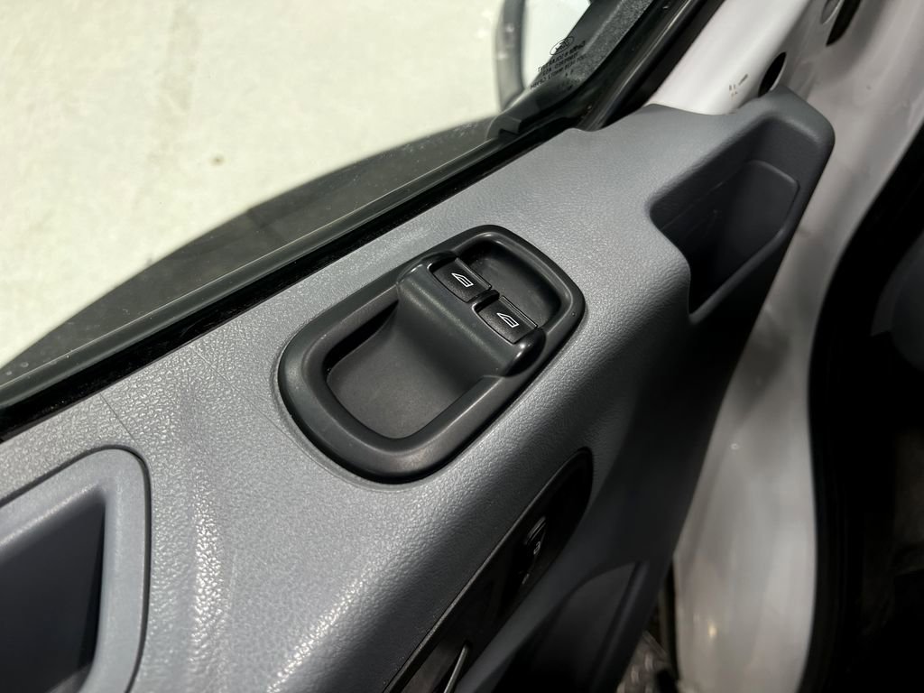 Used 2018 Ford Transit 350 XLT image 13