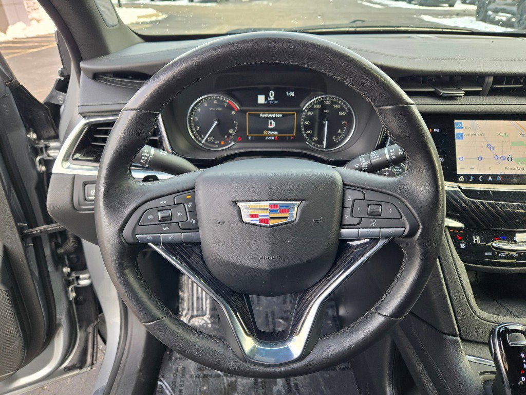Certified 2025 Cadillac XT6 Premium Luxury FWD image 35