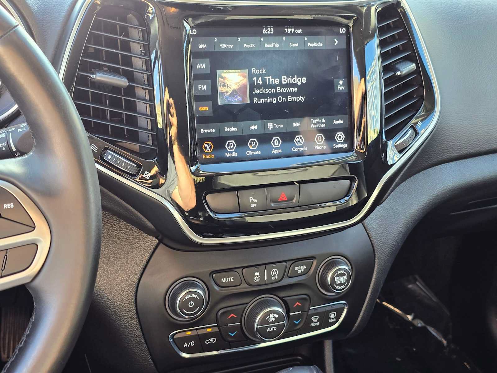 Used 2019 Jeep Cherokee Limited FWD image 26