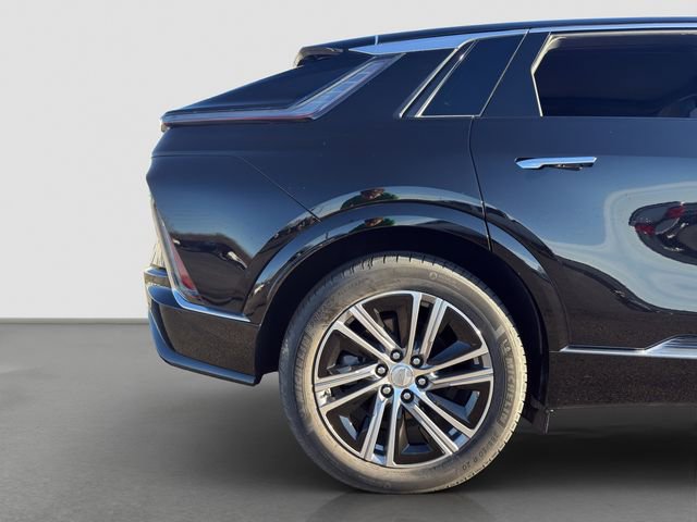 Used 2024 Cadillac Lyriq Tech w/ Driver Assist Package image 23