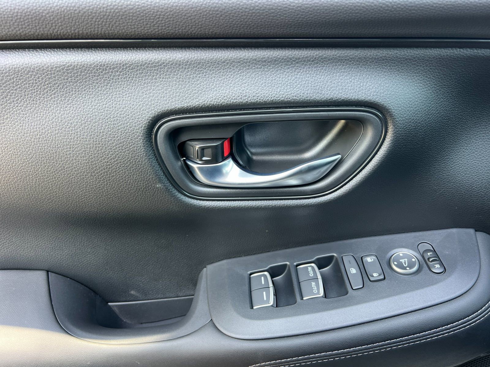 New 2026 Honda HR-V EX-L image 11