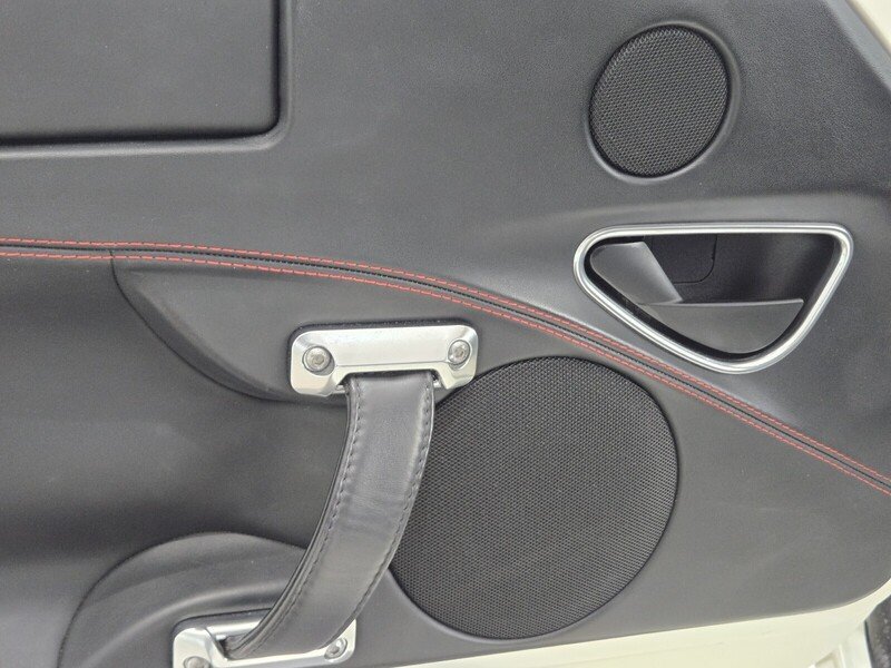 Used 2015 Alfa Romeo 4C Coupe w/ Leather Interior Group RWD image 18