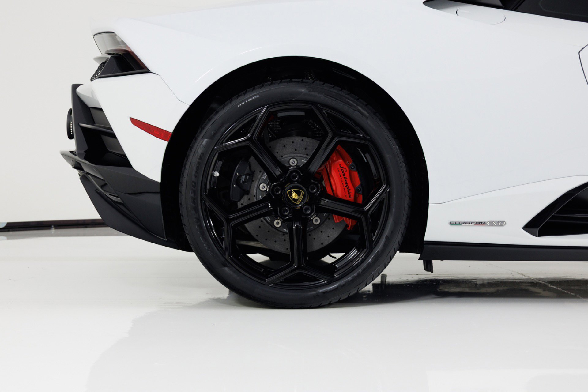 Used 2020 Lamborghini Huracan EVO AWD/4WD image 12