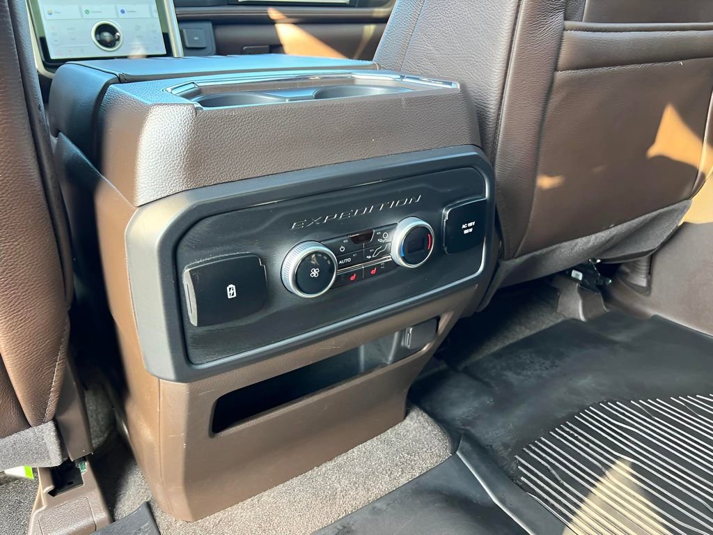 Used 2024 Ford Expedition King Ranch image 17