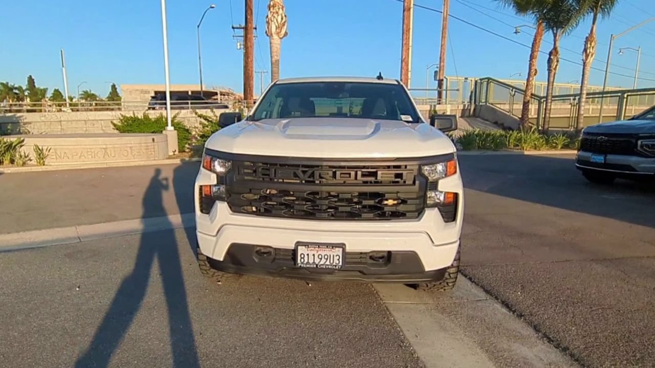 Used 2023 Chevrolet Silverado 1500 Custom AWD/4WD image 3