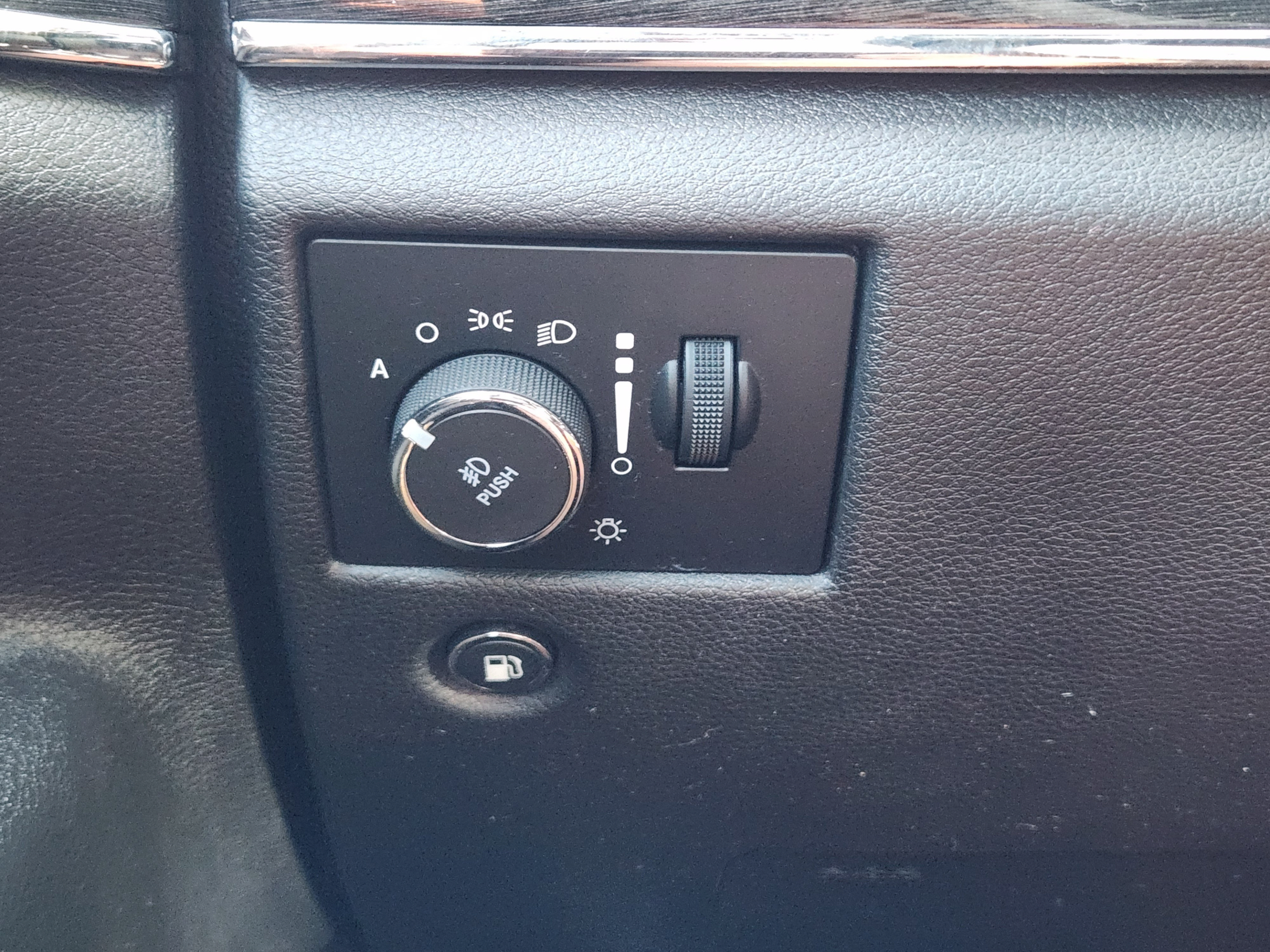 Used 2020 Jeep Grand Cherokee Trailhawk AWD/4WD image 15