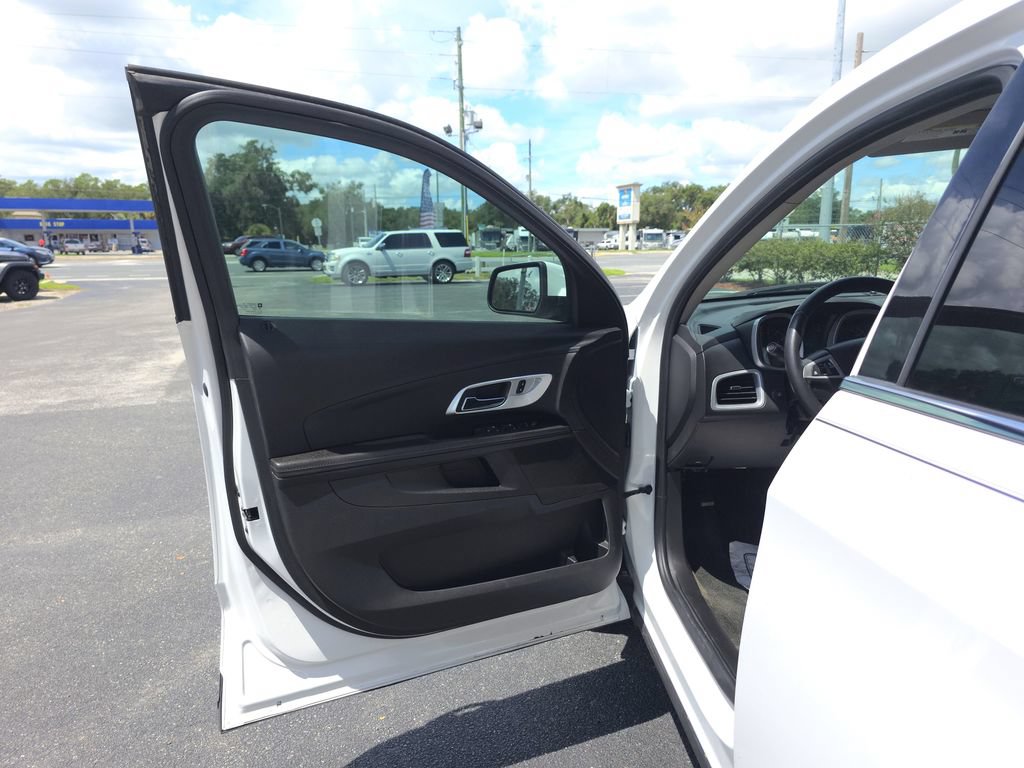 Used 2017 Chevrolet Equinox LT w/ Convenience Package FWD image 9