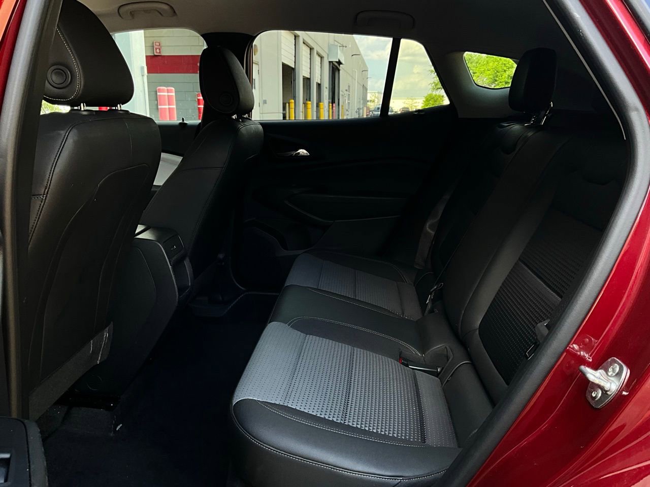 Used 2025 Chevrolet Trax LT image 11