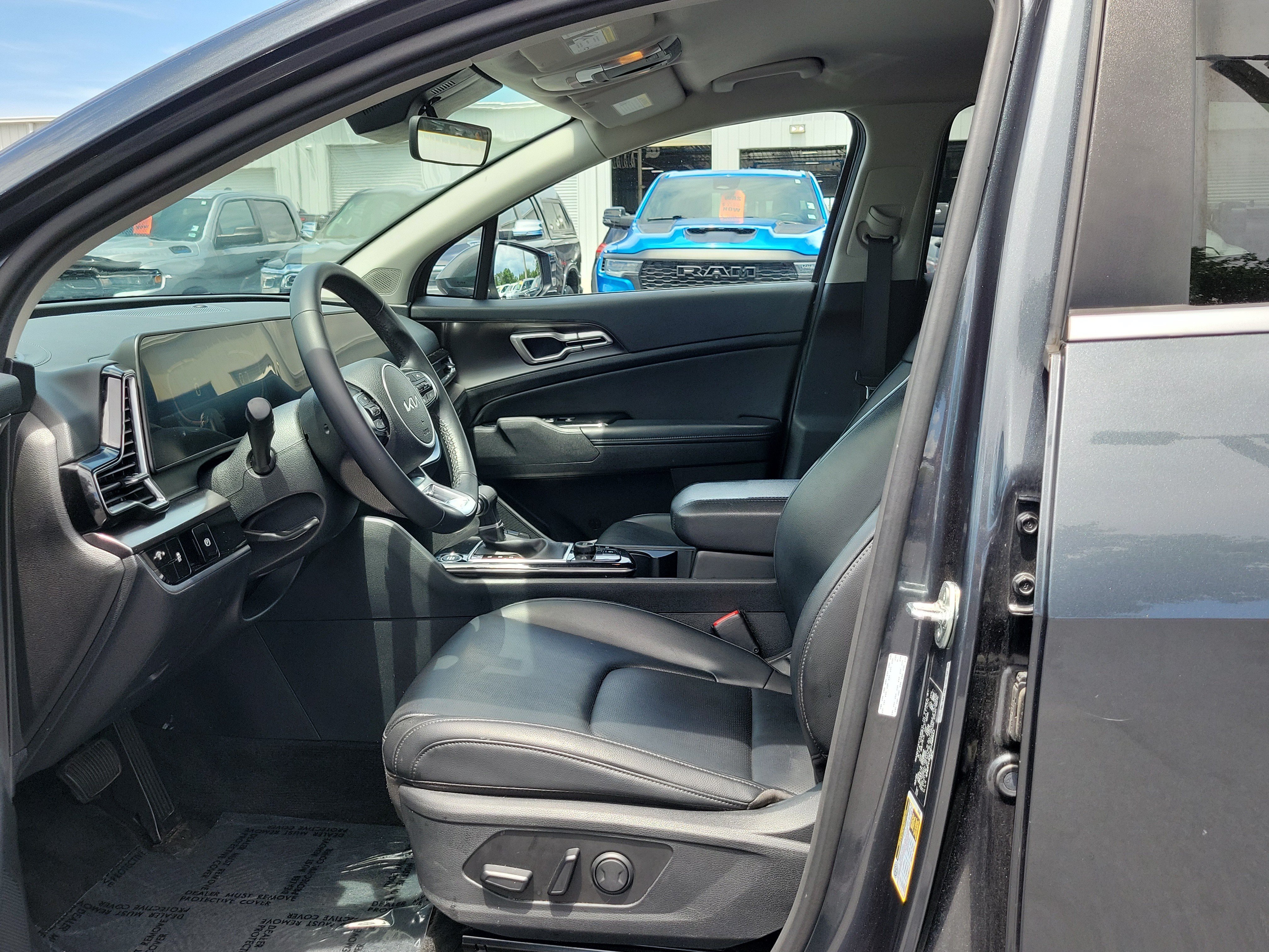Used 2024 Kia Sportage EX FWD image 21