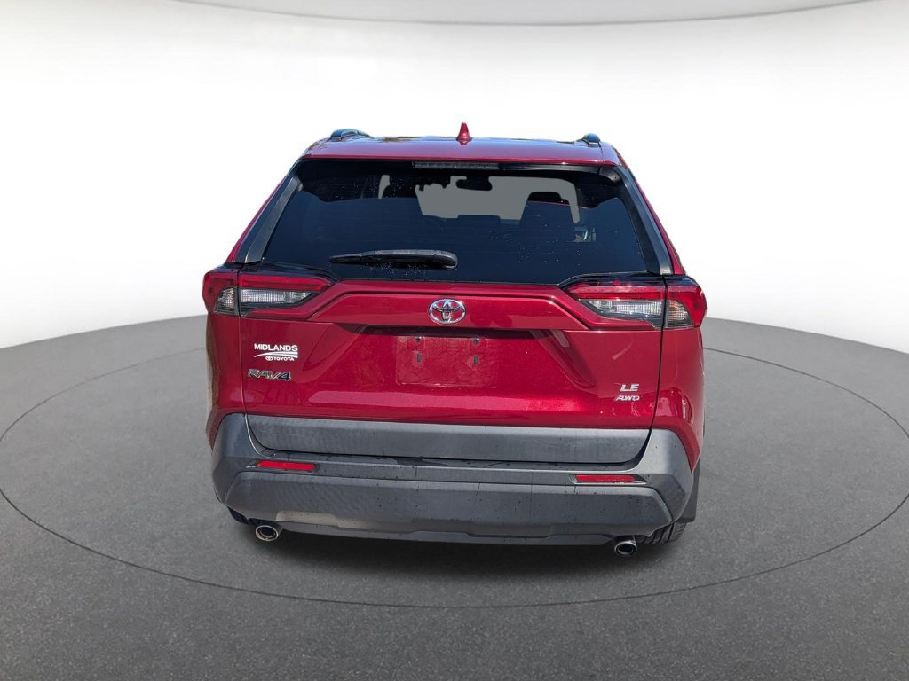 Used 2019 Toyota RAV4 LE AWD/4WD image 4