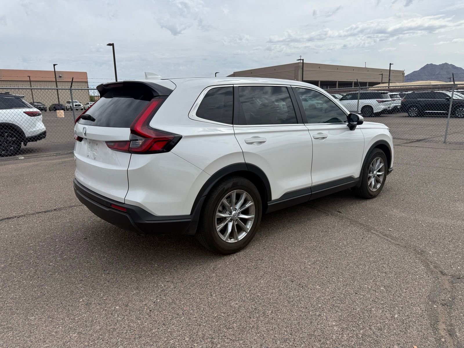Used 2024 Honda CR-V EX-L image 5