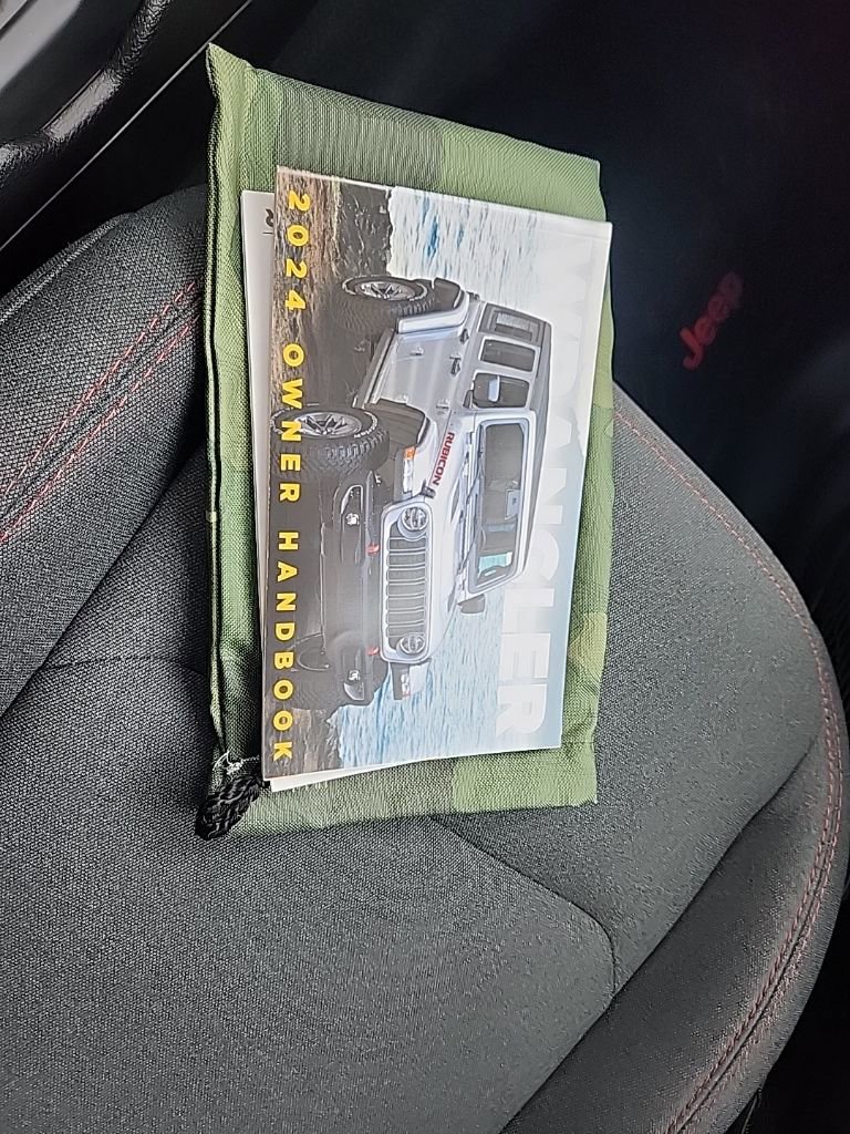 Certified 2024 Jeep Wrangler Unlimited Rubicon w/ XTREMEE 35" Tire Package image 23