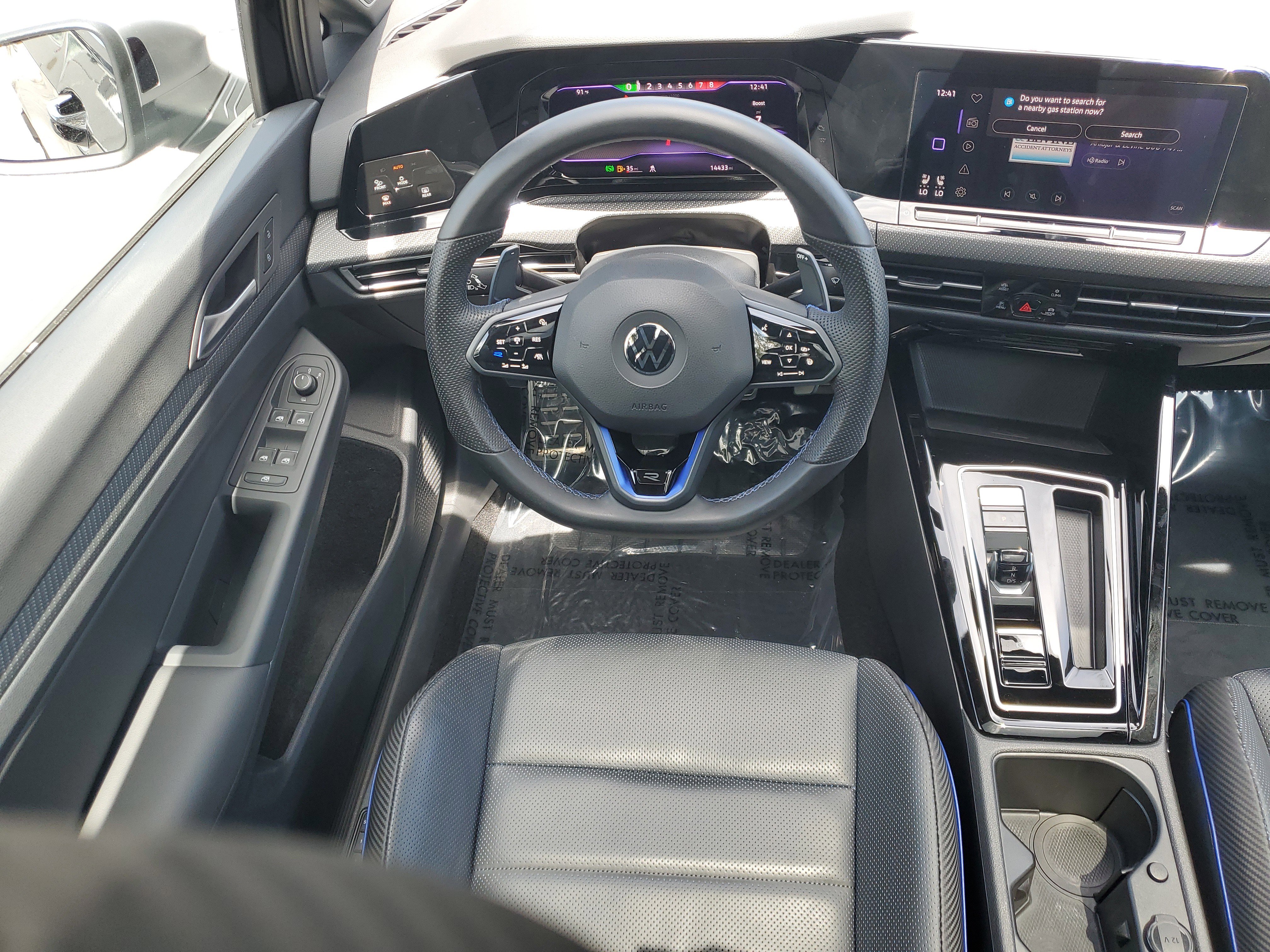 Used 2023 Volkswagen Golf R image 15