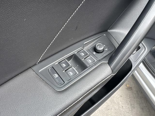 Certified 2023 Volkswagen Tiguan SE R-Line FWD image 13