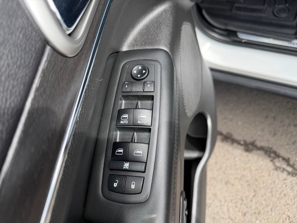 Used 2018 Jeep Grand Cherokee Limited w/ Trailer Tow Group IV AWD/4WD image 12
