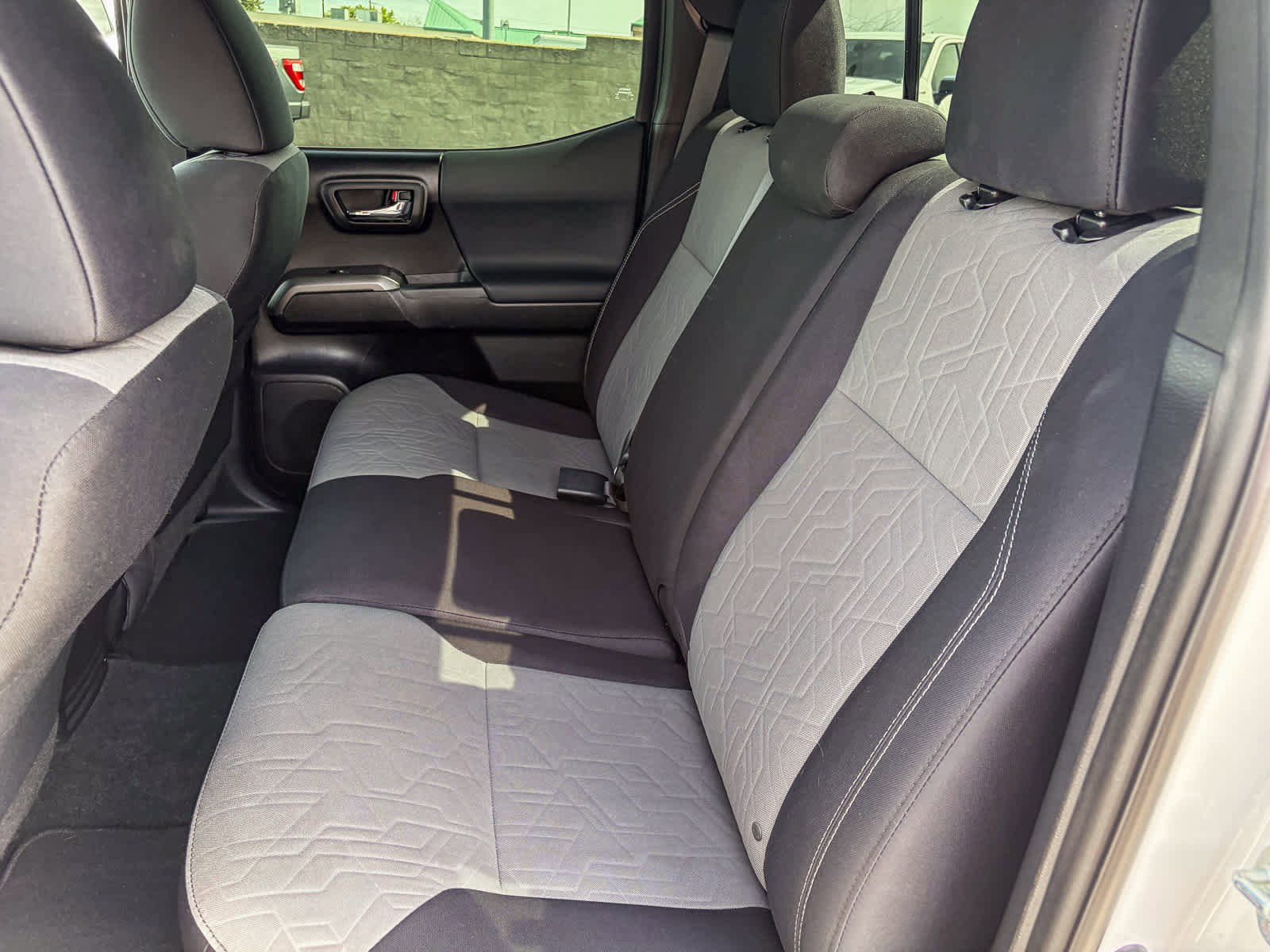 Used 2021 Toyota Tacoma TRD Sport w/ Technology Package image 17