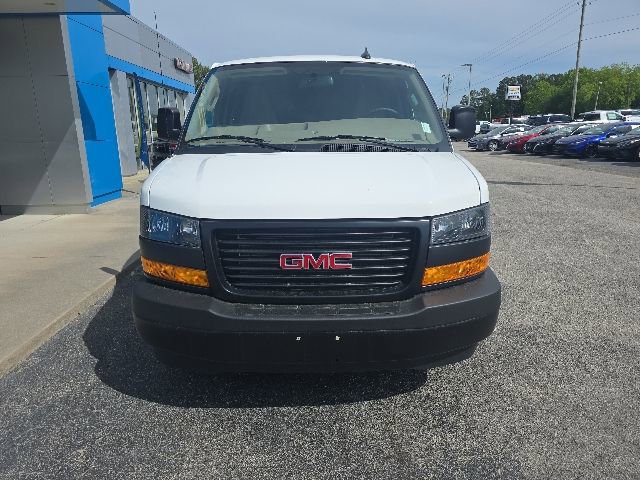 Used 2025 GMC Savana 3500 RWD image 8